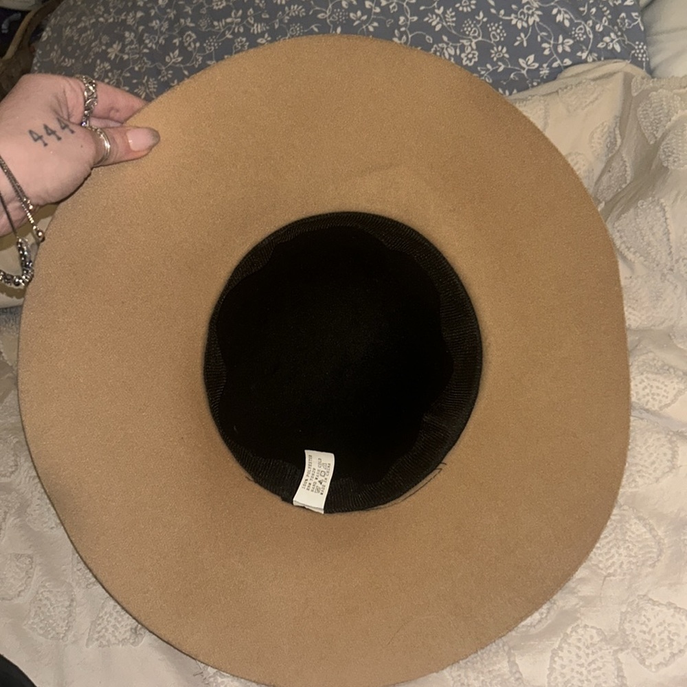 Two tone hat - Picture 4 of 7